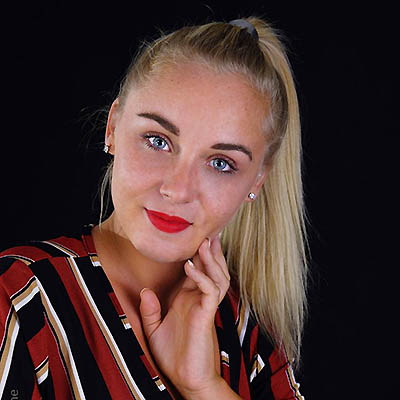 Manon L