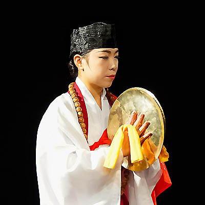 Cie SHIN - danse bouddhique du Rituel des Lanternes - Yeondeung Bara Chum - nov 2021