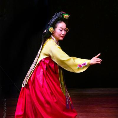 SHIN Eun-ju - Danse de cour pour la Paix Part II - Thaepyeongmu 태평무