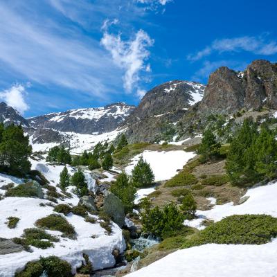 L'Est du cirque du Pla de l'Estanyol du côtè de la tour d'Eyne 2850 m et du serrat dels Llosers 2679 m